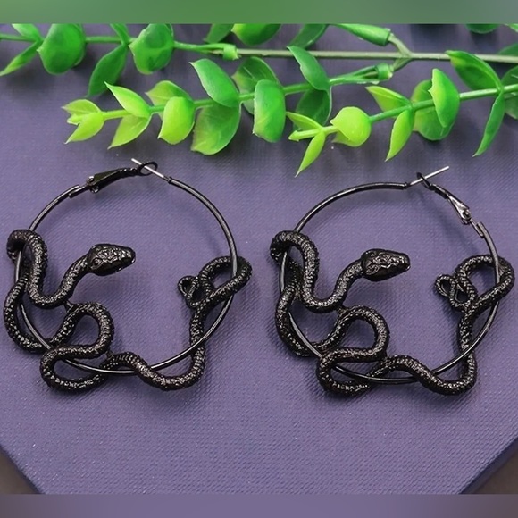 “Auryn” Black Snake Ouroboros Neverending Story Medusa Endless Knot Witchy Hoops - Picture 10 of 16